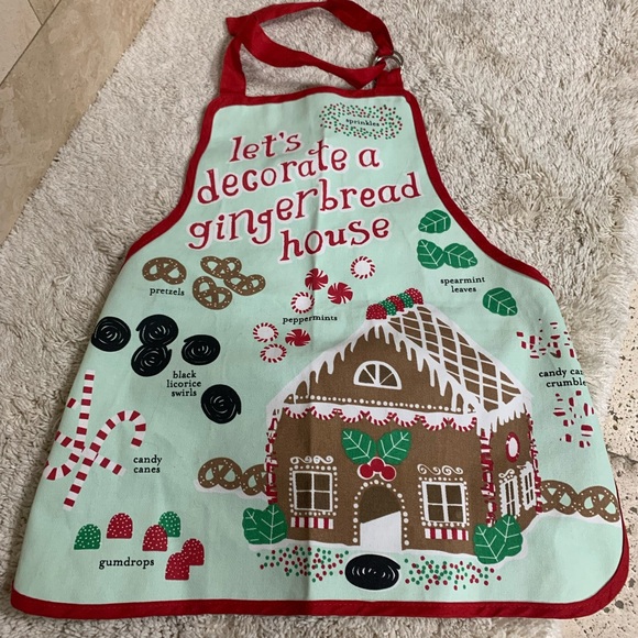 GINGERBREAD HOUSE KIDS APRON - Picture 2 of 4